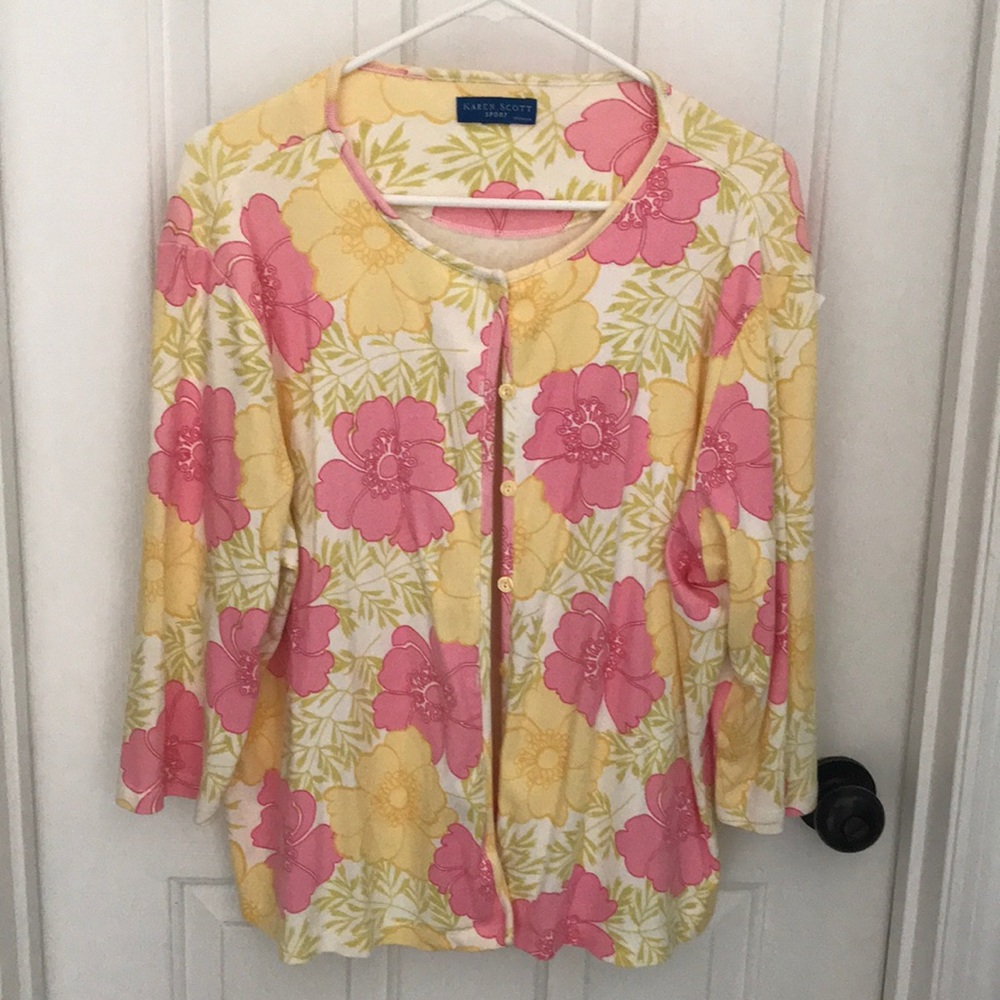 Gorgeous Karen Scott lightweight sweater